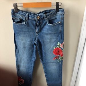 Zara jeans size 4